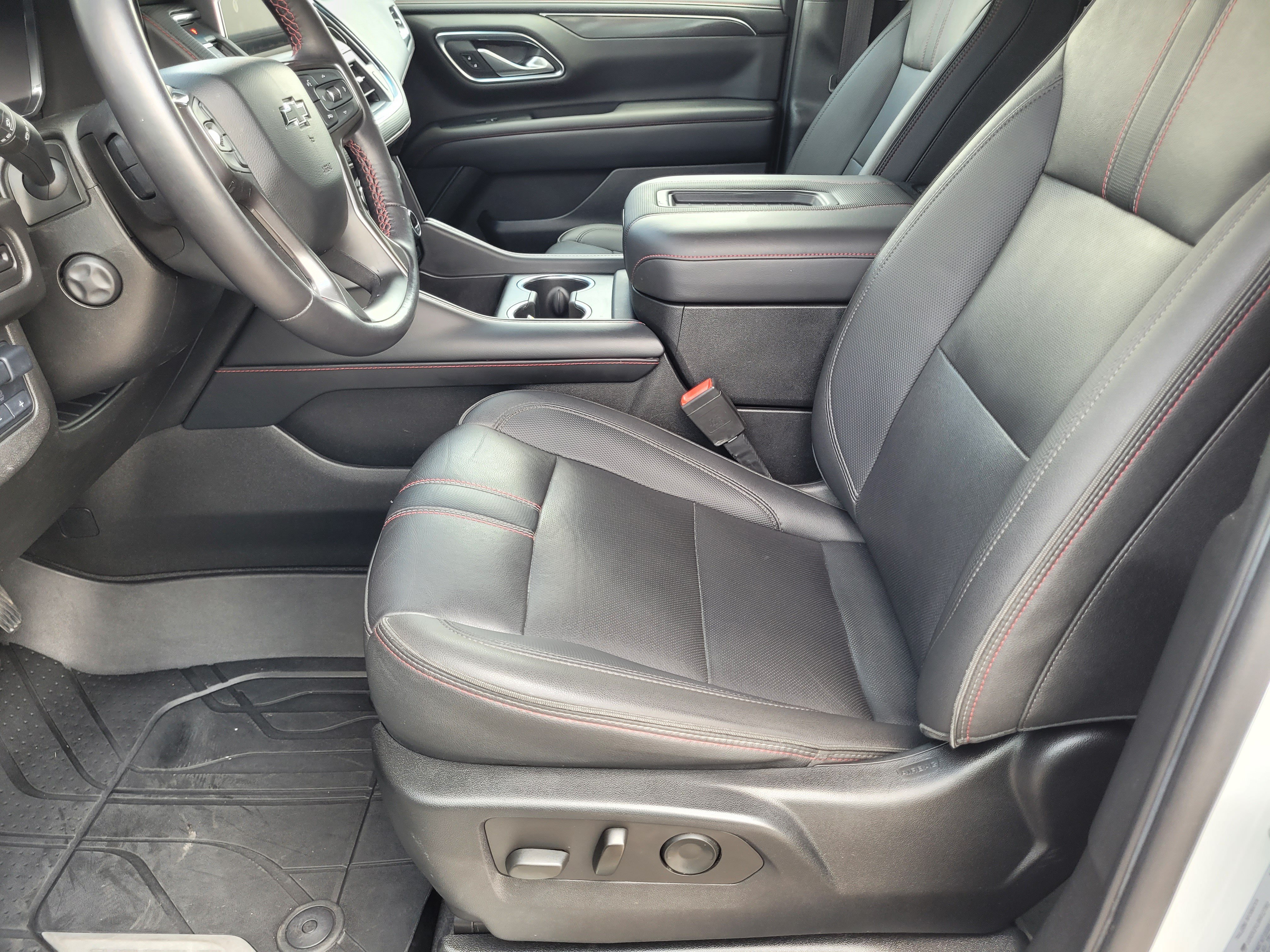 Used 2022 Chevrolet Suburban RST w/ Sport Performance Package AWD/4WD image 21