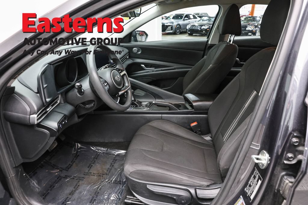 Used 2021 Hyundai Elantra SEL FWD image 14