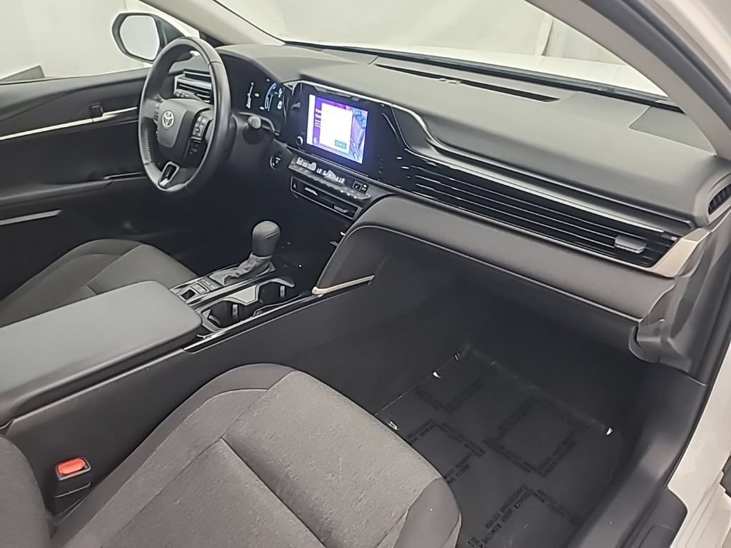 Used 2025 Toyota Camry LE AWD/4WD image 14
