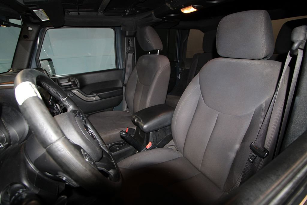 Used 2017 Jeep Wrangler Unlimited Sport w/ Quick Order Package 23S AWD/4WD image 4