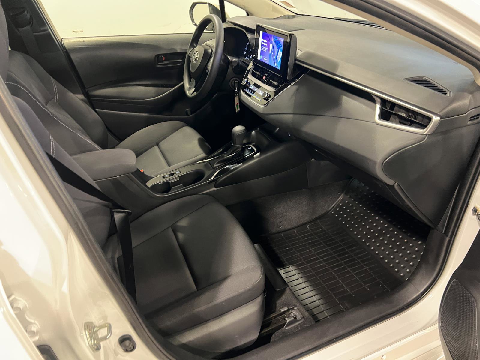 Used 2023 Toyota Corolla LE image 35