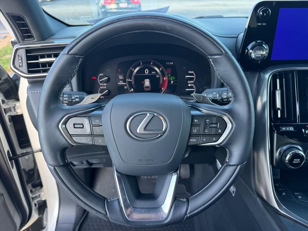Used 2023 Lexus LX 600 4WD w/ Accessory Package (Z1) image 21