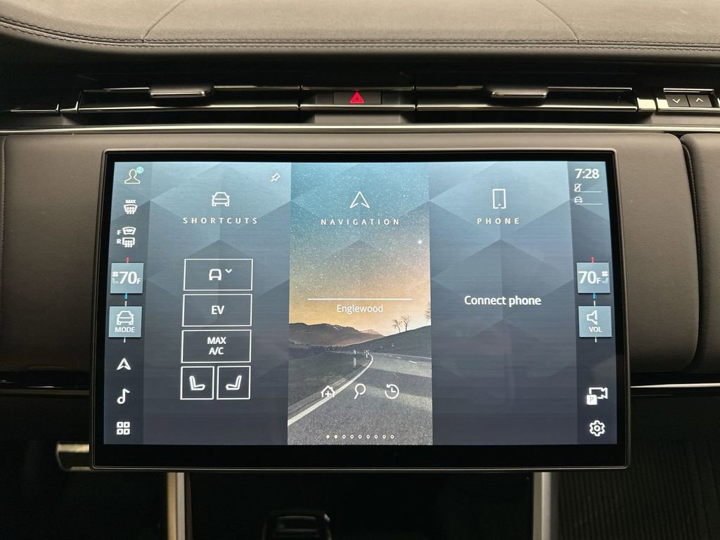 Used 2025 Land Rover Range Rover SE image 26