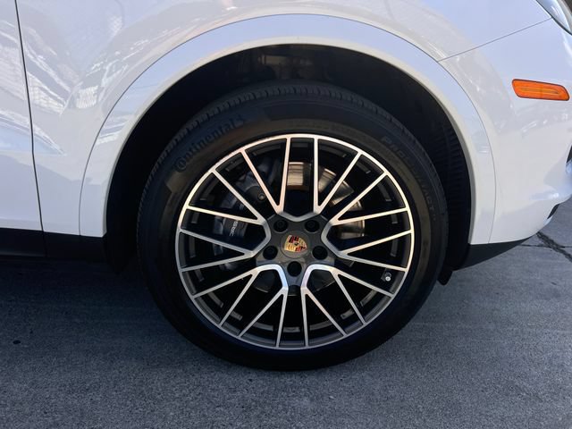 Used 2022 Porsche Cayenne AWD/4WD image 37