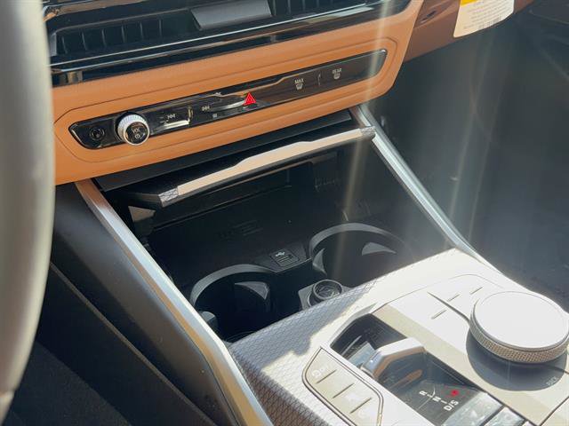 New 2025 BMW 330i xDrive Sedan w/ Convenience Package AWD/4WD image 44