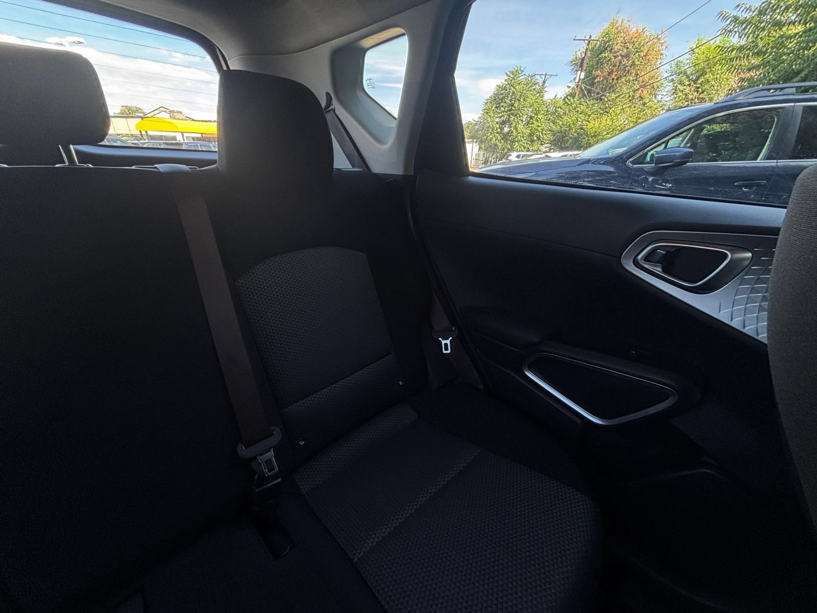 Used 2025 Kia Soul LX w/ LX Technology Package FWD image 33