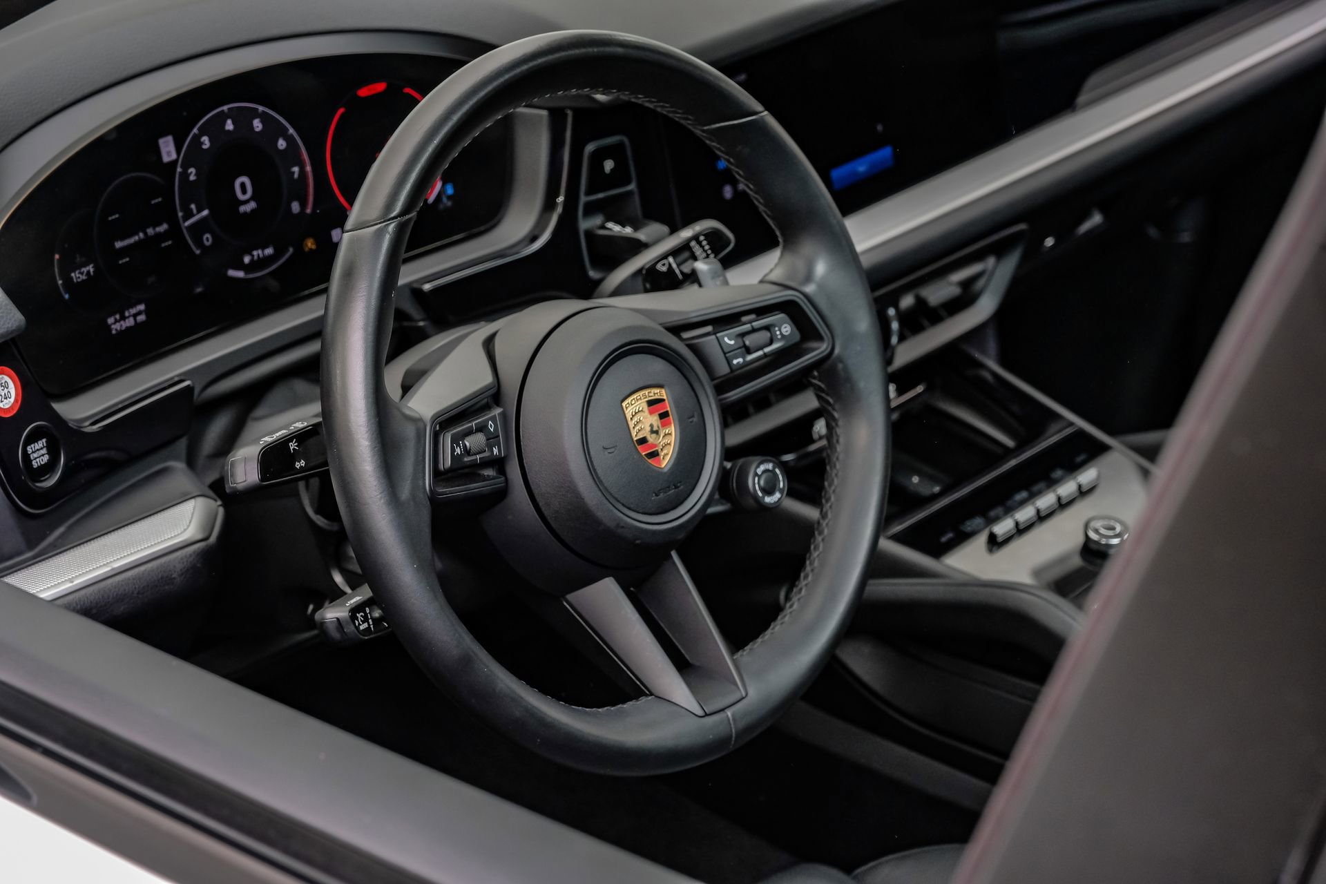 Used 2024 Porsche Cayenne Coupe image 20