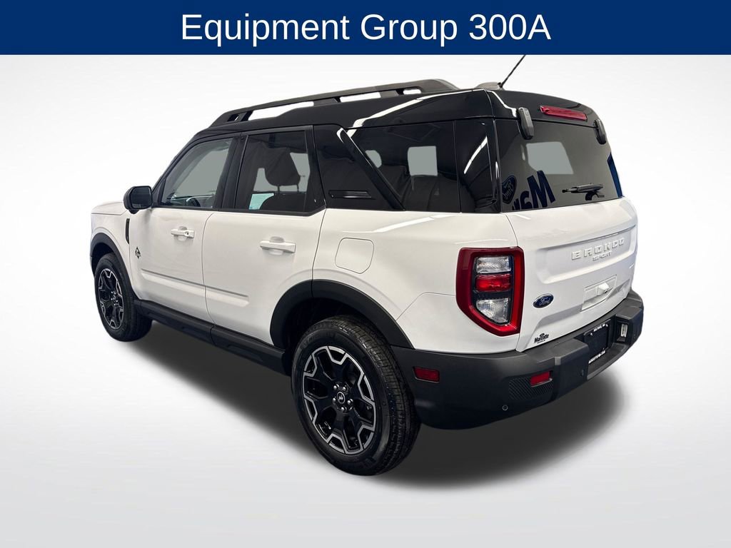 Certified 2025 Ford Bronco Sport Outer Banks w/ Outer Banks Tech Package+ AWD/4WD image 3