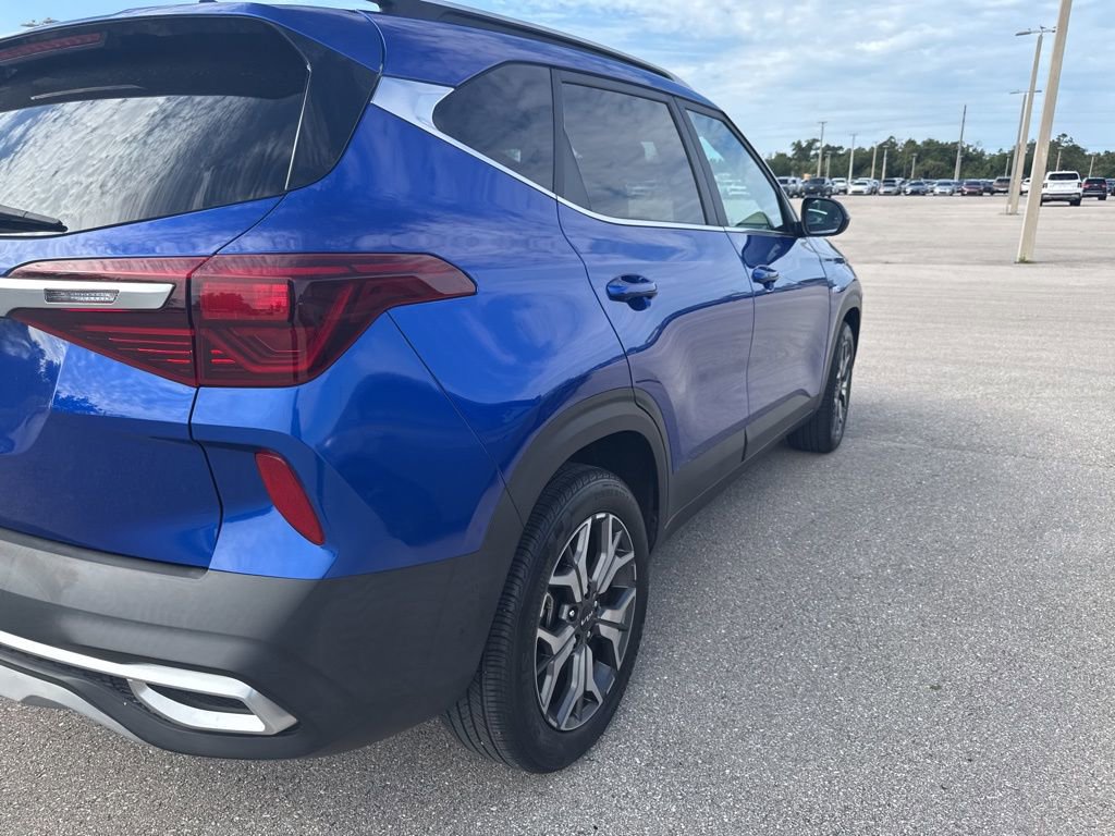 Certified 2023 Kia Seltos EX AWD/4WD image 3