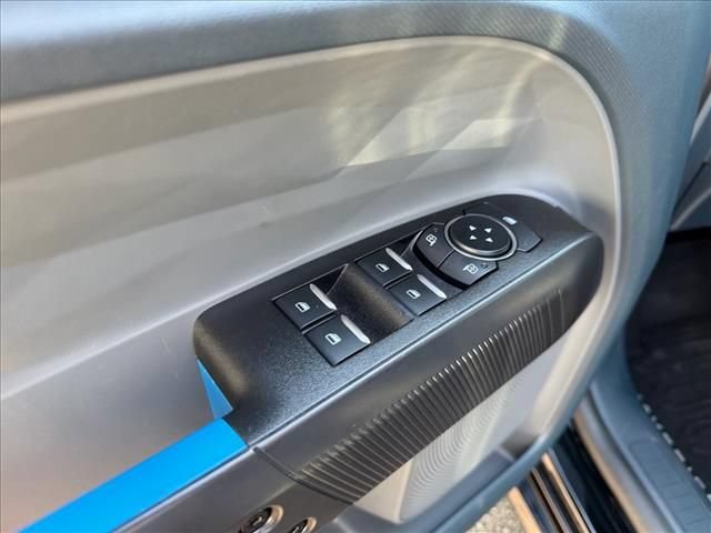 Used 2025 Ford Maverick Lobo AWD/4WD image 12