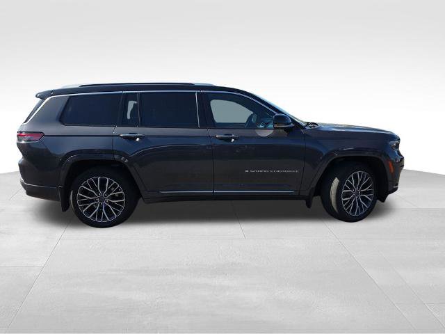 Used 2023 Jeep Grand Cherokee L Summit AWD/4WD image 10