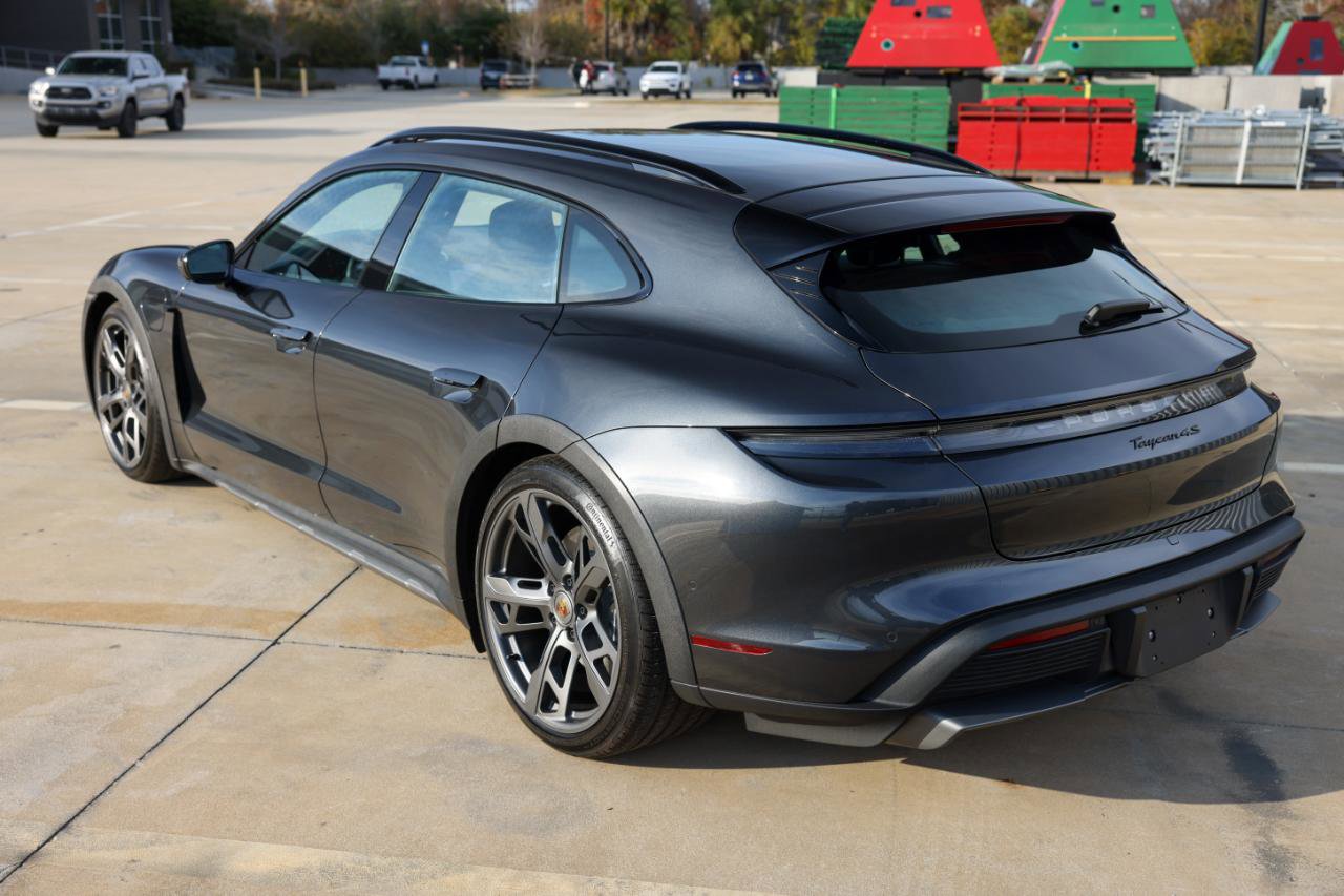 Used 2023 Porsche Taycan 4S AWD/4WD image 7