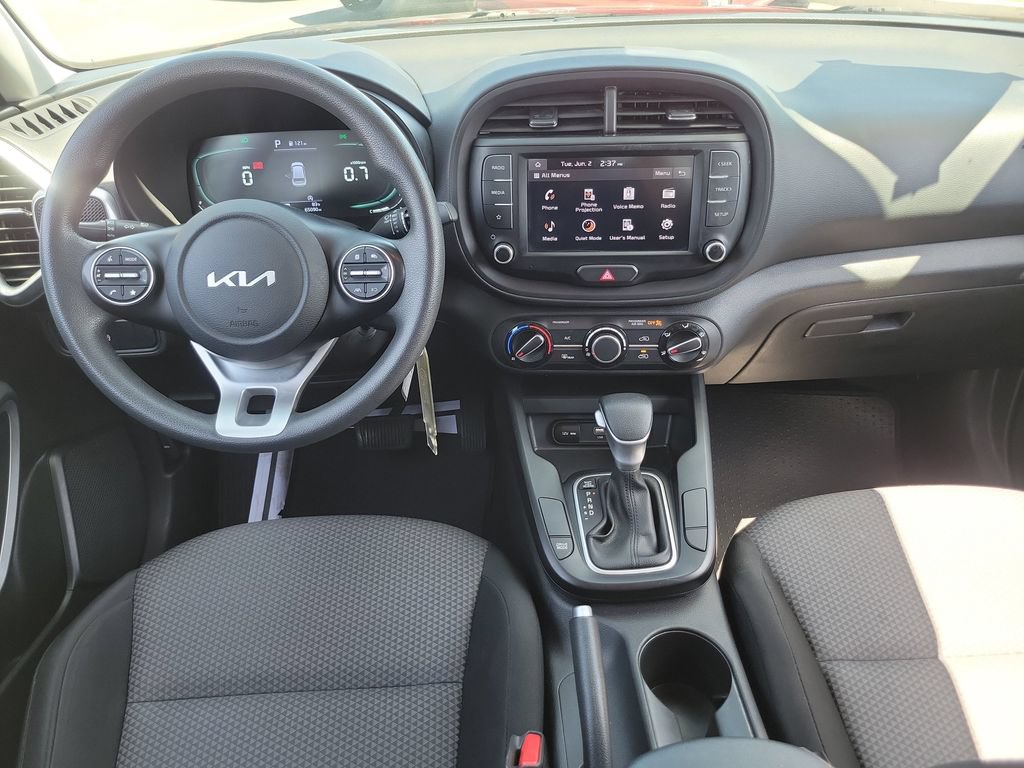 Used 2023 Kia Soul LX w/ Option Group 015 FWD image 9
