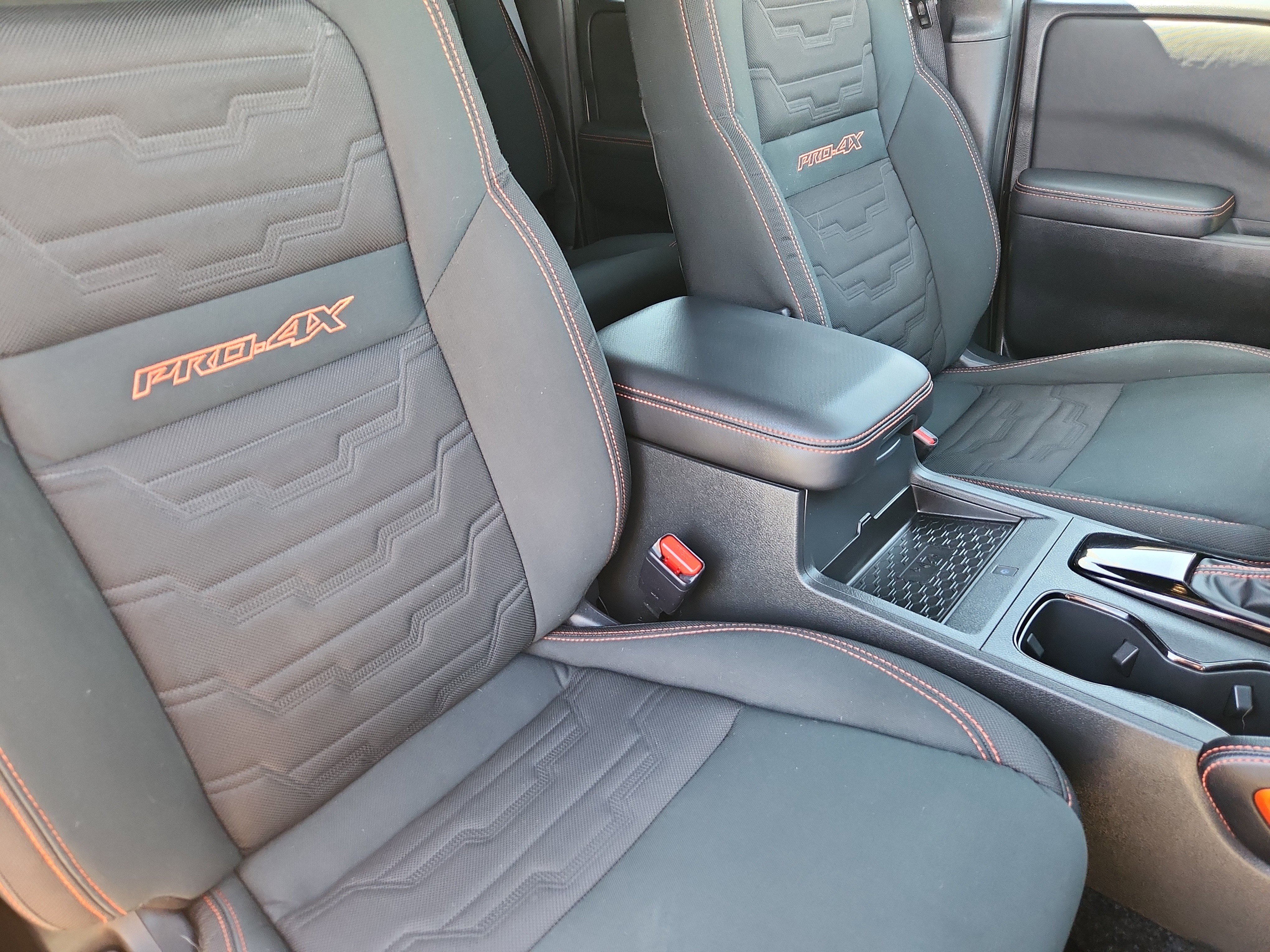 Used 2024 Nissan Frontier PRO-4X w/ Pro Convenience Package image 13