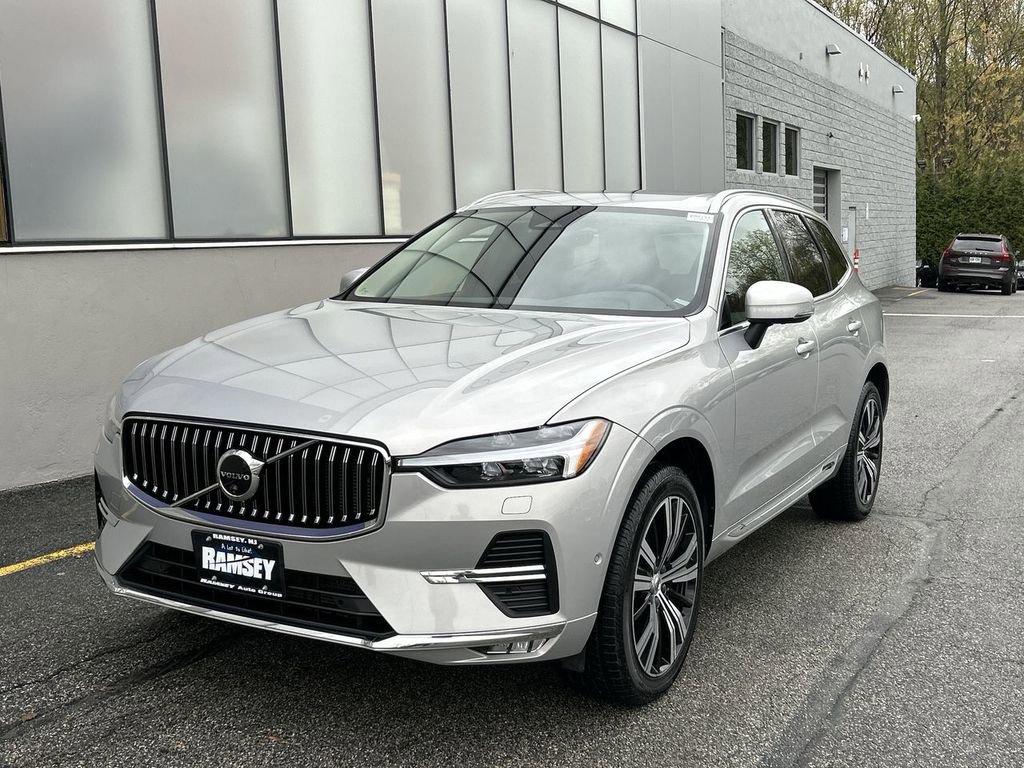 Certified 2023 Volvo XC60 B5 Plus AWD/4WD image 1