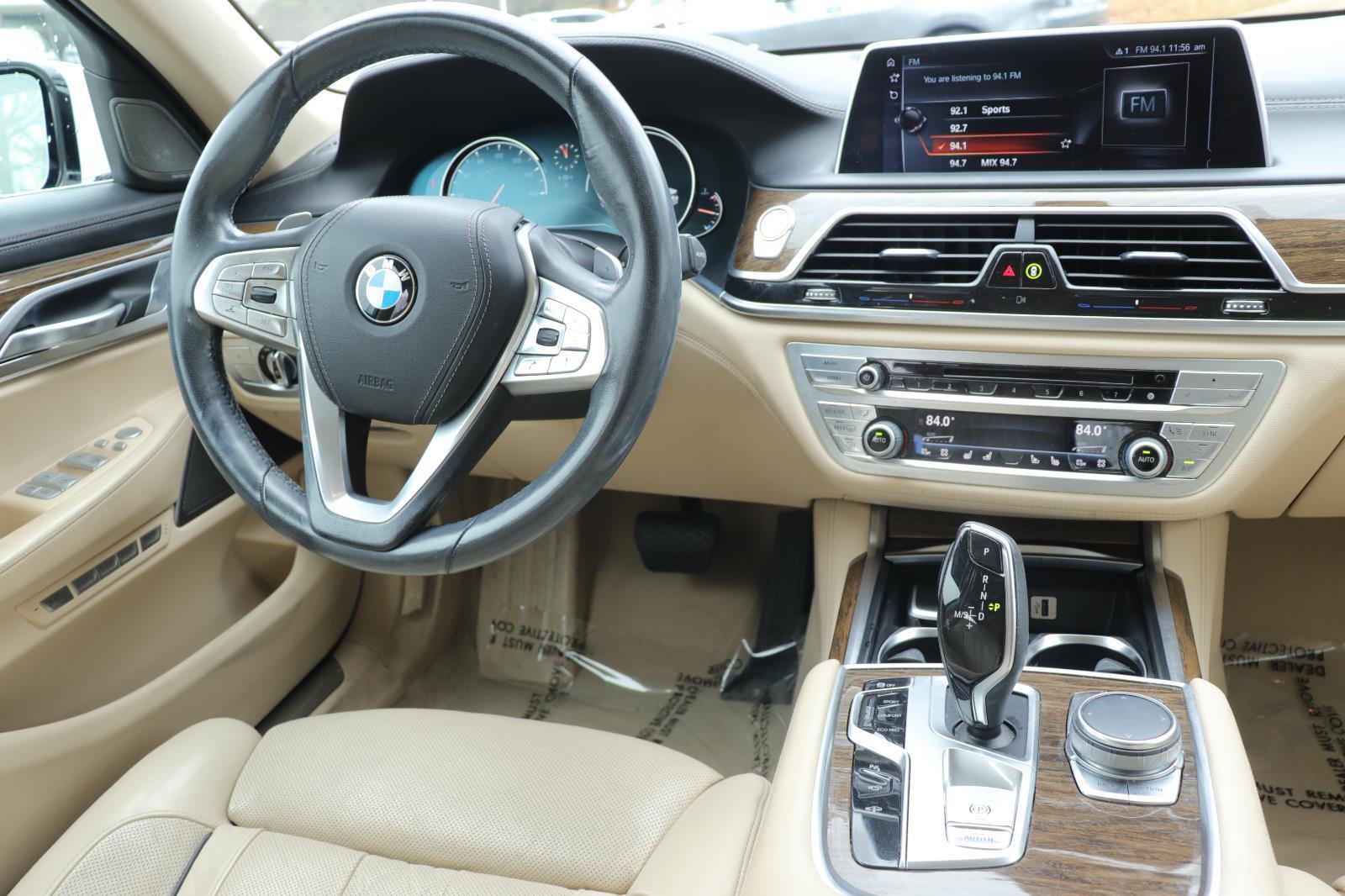 Used 2016 BMW 750i image 25