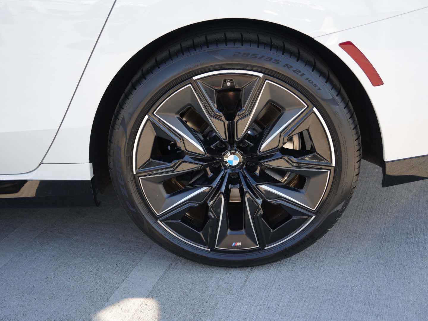 Used 2024 BMW 740i w/ M Sport Professional Package RWD image 6