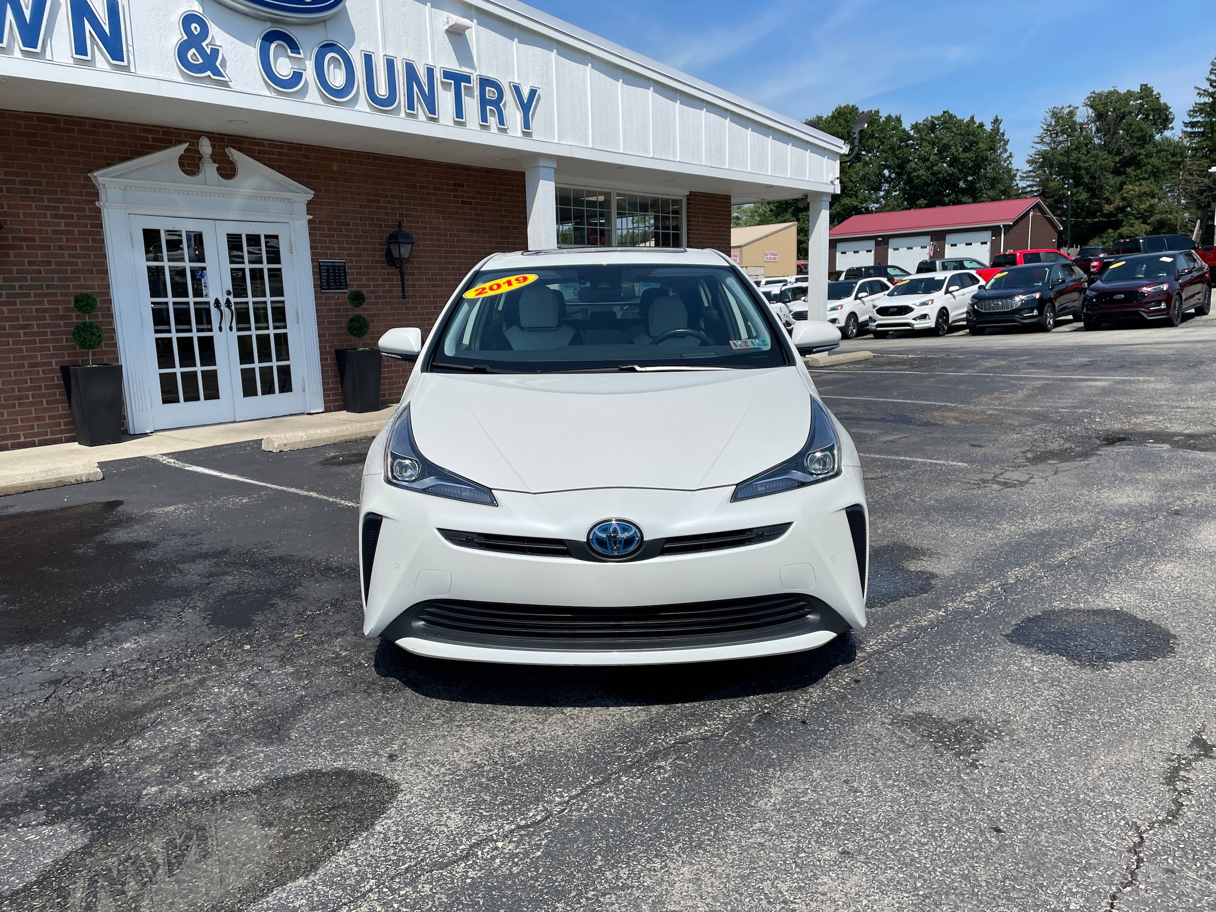 Used 2019 Toyota Prius Limited FWD image 2