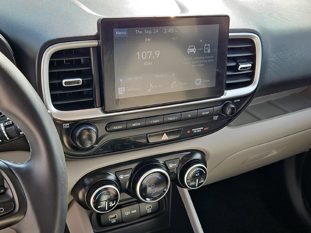 Used 2025 Hyundai Venue SEL FWD image 18