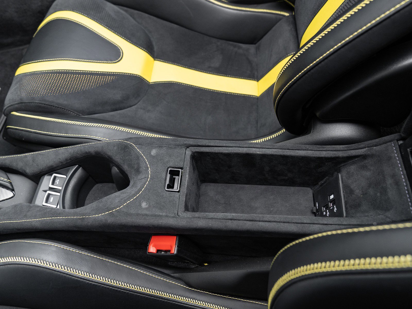 Used 2022 McLaren 720S Spider image 30