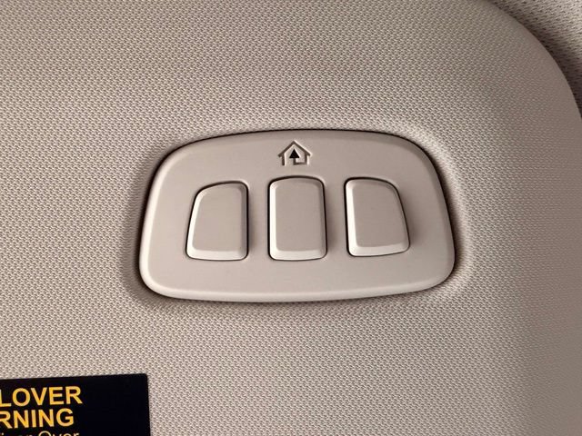 Used 2025 Ford Escape Platinum AWD/4WD image 44