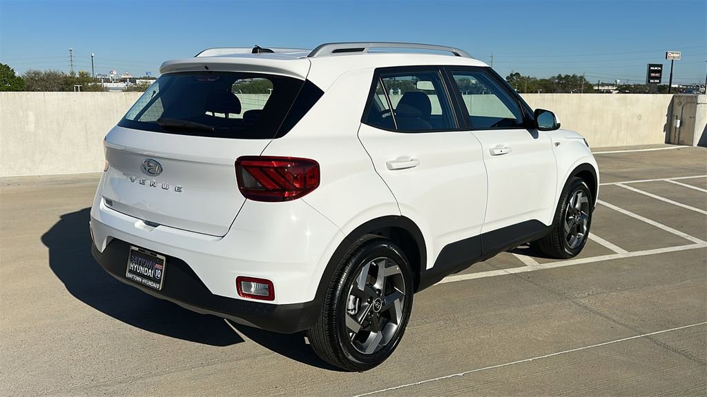 Used 2025 Hyundai Venue SEL image 13
