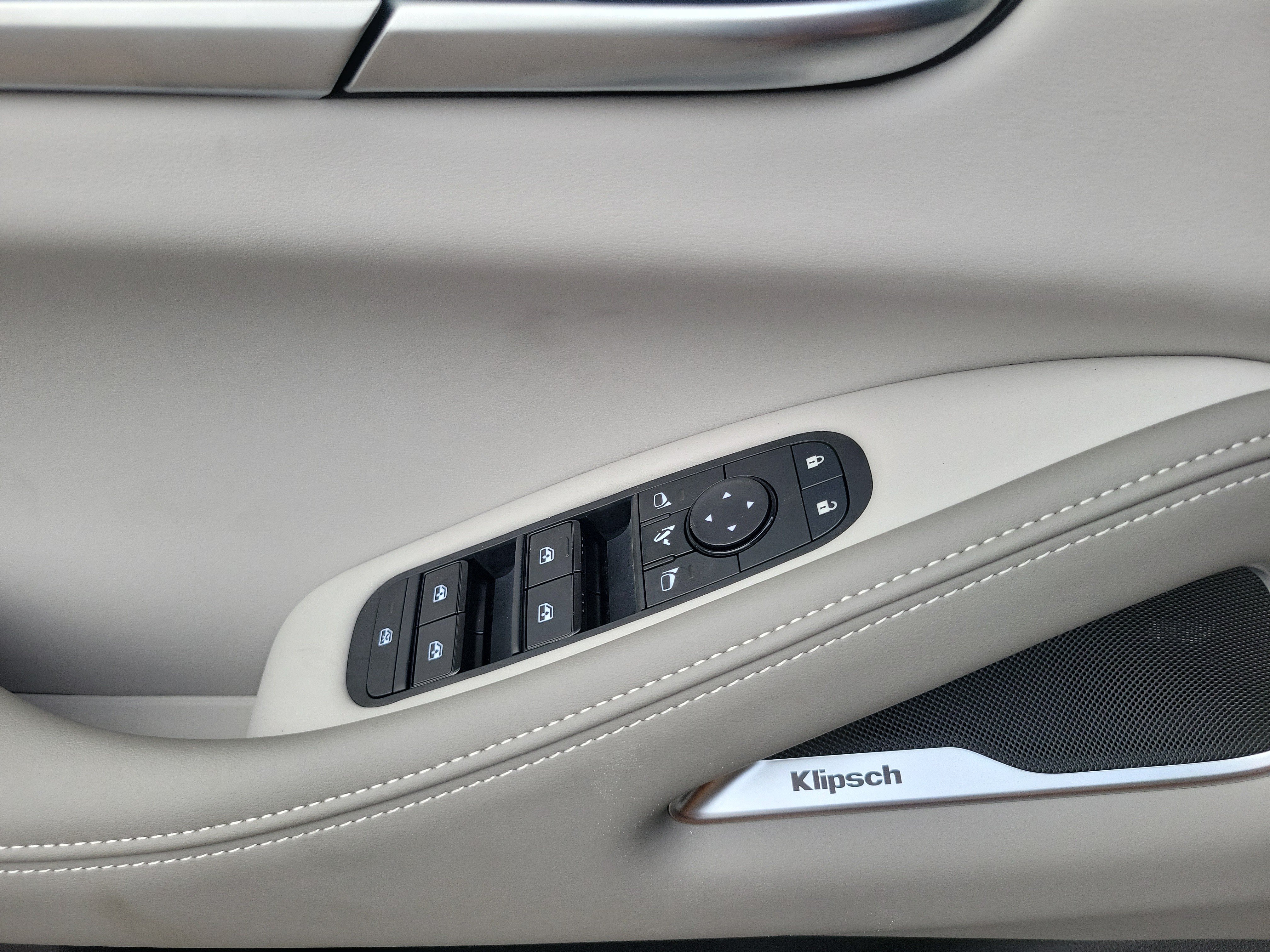 New 2027 INFINITI QX60 Luxe w/ Family Package FWD image 25