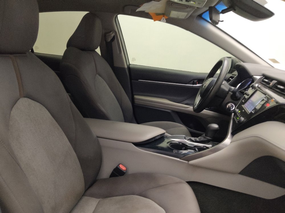 Used 2020 Toyota Camry LE image 21