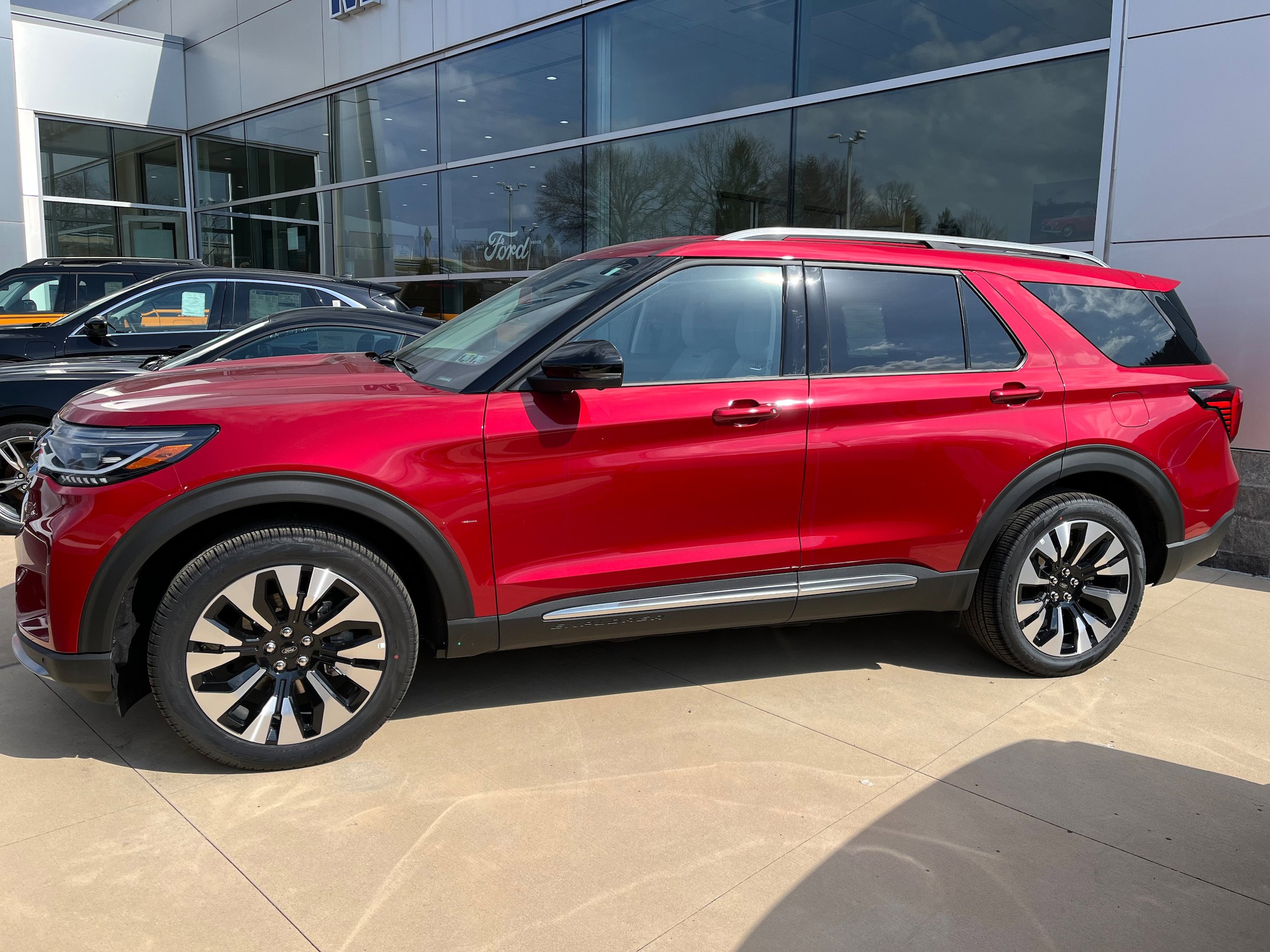 New 2026 Ford Explorer Platinum w/ LUX Leather Package image 4
