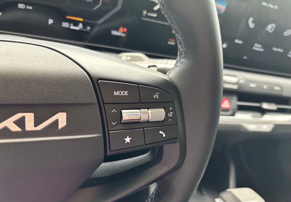 Used 2025 Kia K4 EX FWD image 28