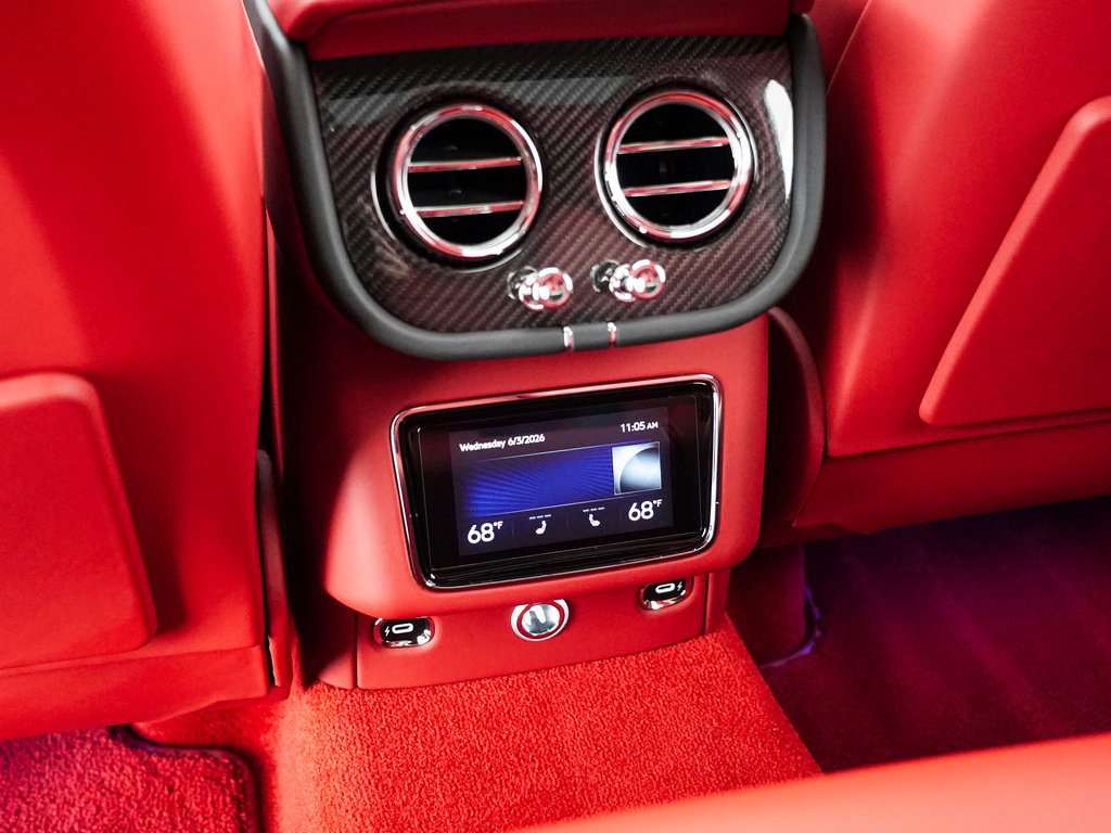 Used 2022 Bentley Bentayga AWD/4WD image 28