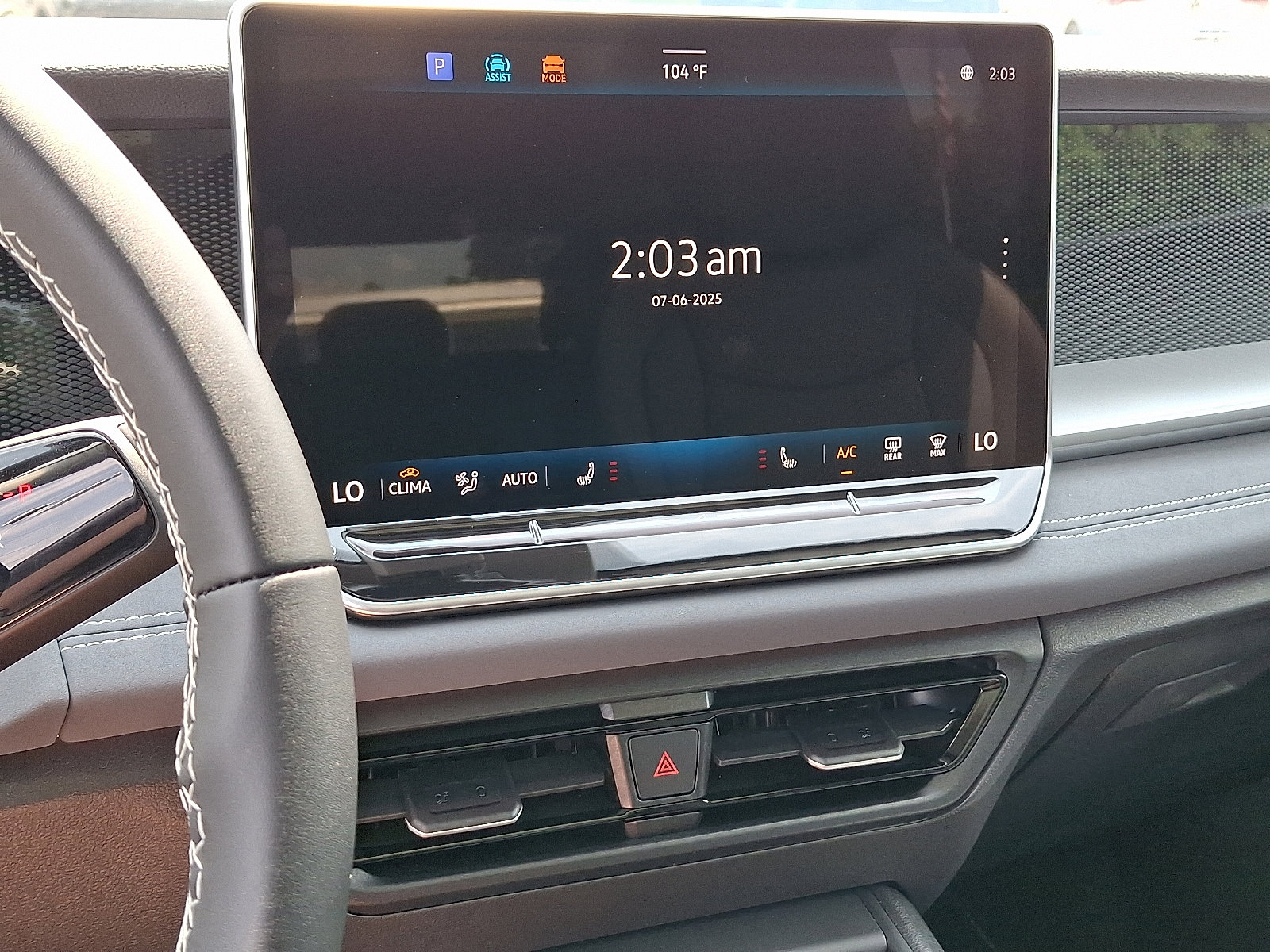 New 2025 Volkswagen Tiguan SE image 9