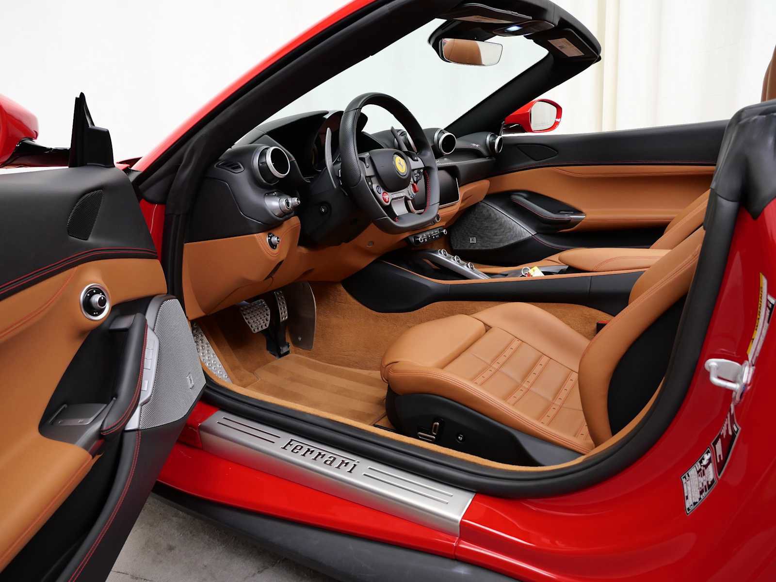 Certified 2022 Ferrari Portofino M image 19