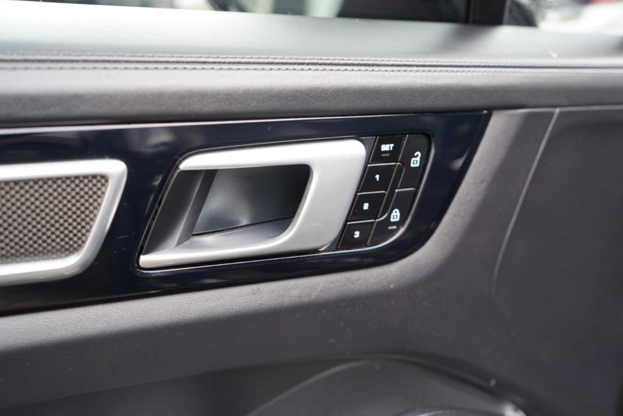 Used 2021 Porsche Cayenne Turbo image 25