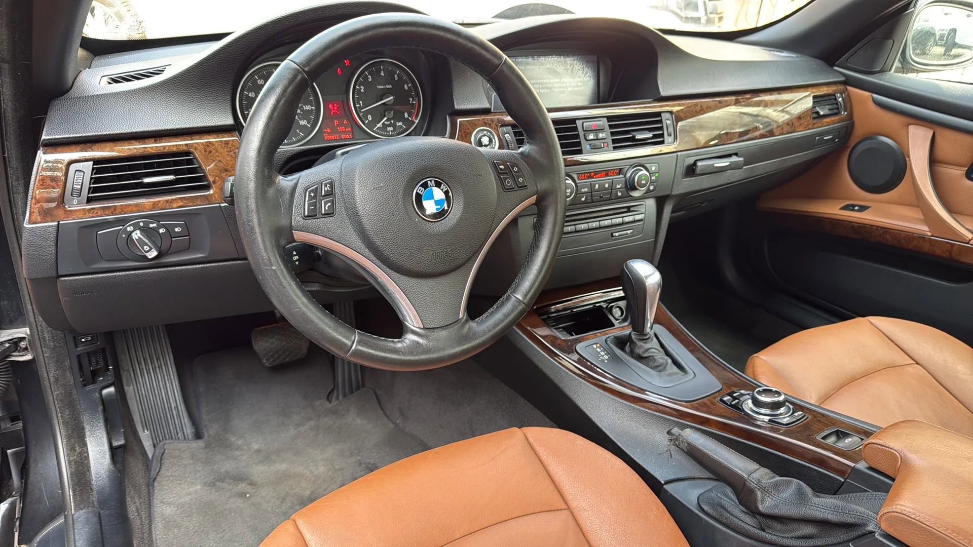 Used 2013 BMW 328i Convertible image 28