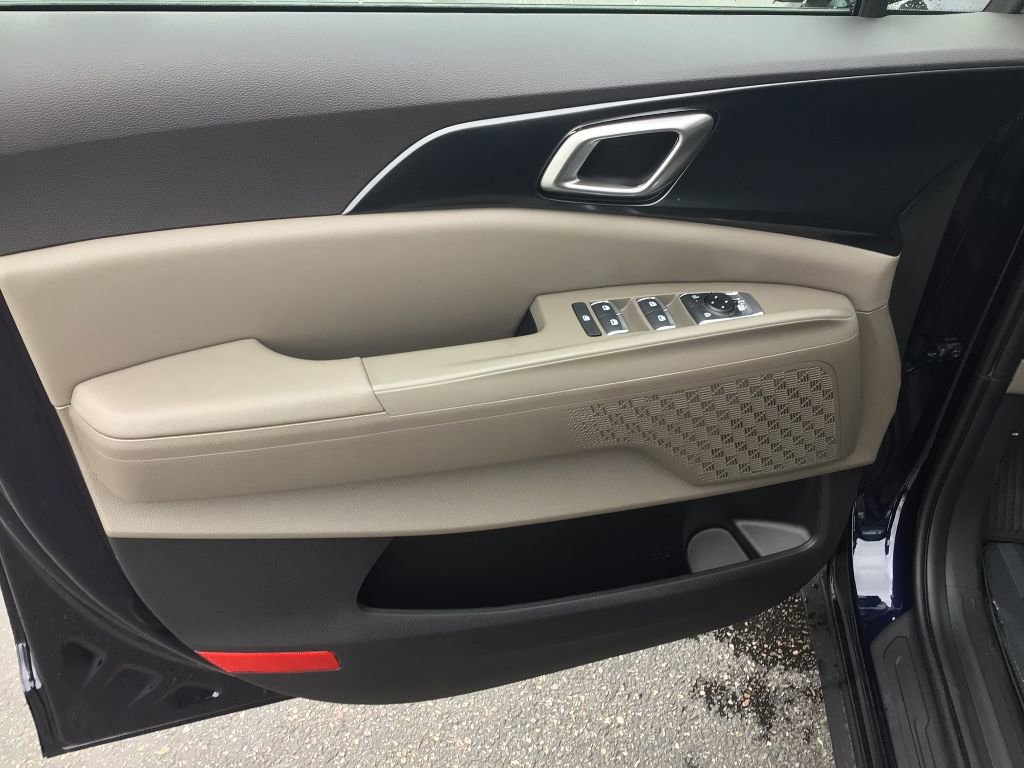 New 2026 Kia Carnival LX image 9