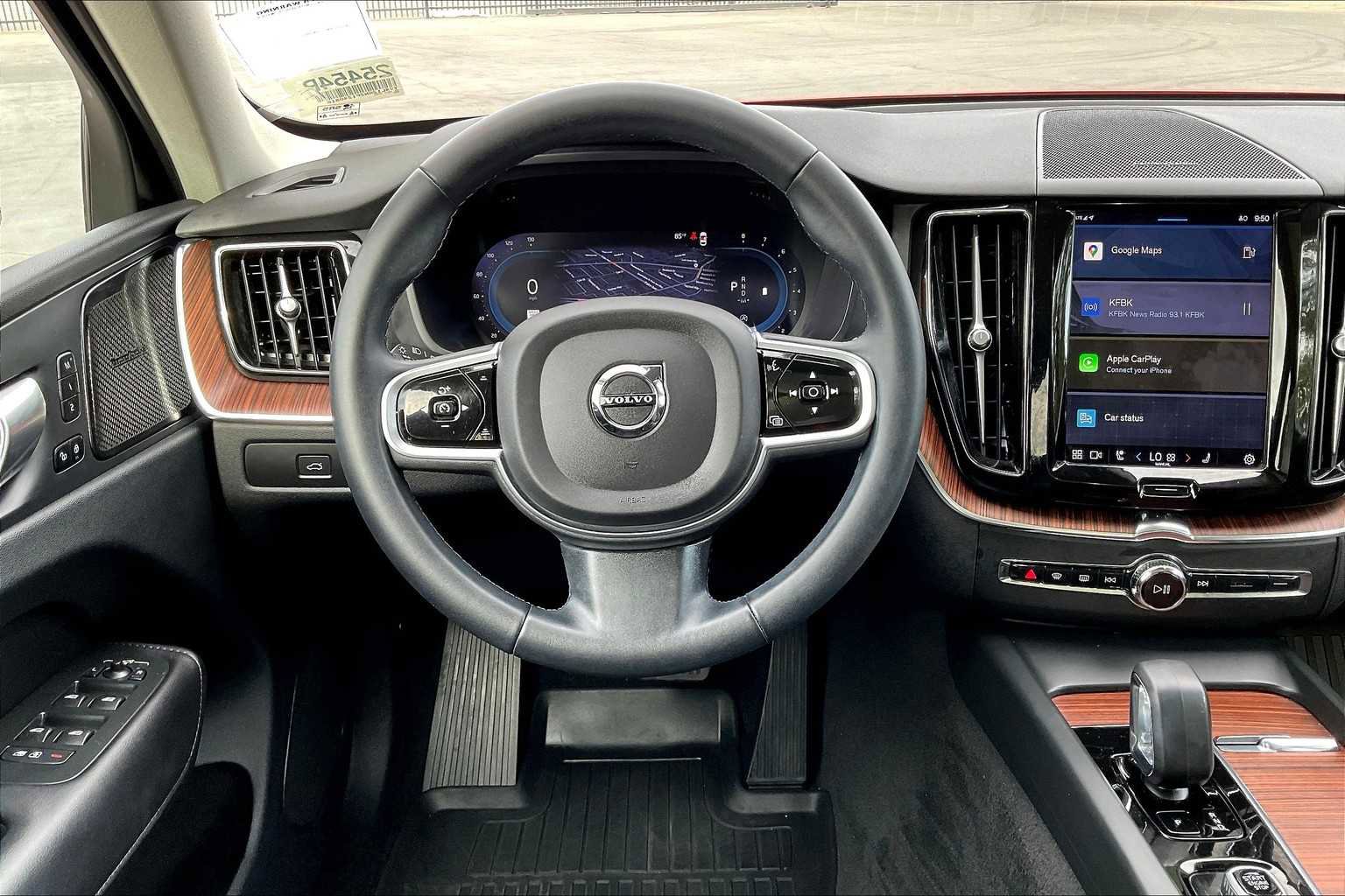 Used 2023 Volvo XC60 B5 Plus w/ Climate Package image 8