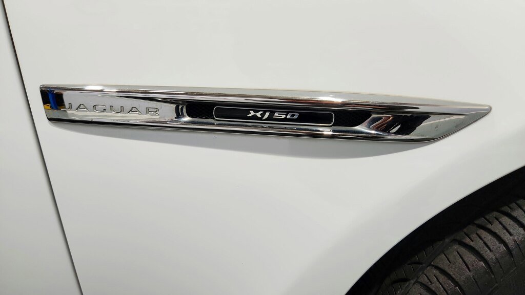Used 2019 Jaguar XJ AWD image 32
