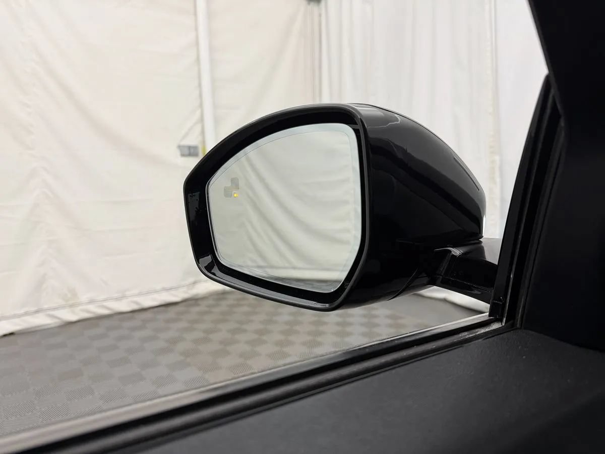 Used 2021 Land Rover Range Rover Evoque R-Dynamic HSE AWD/4WD image 19