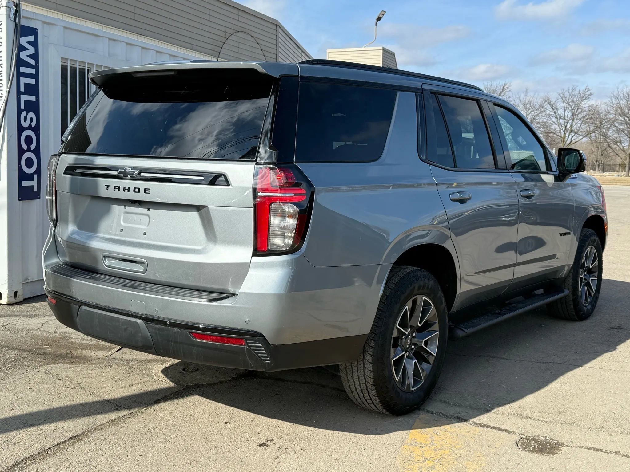 Used 2024 Chevrolet Tahoe Z71 w/ Luxury Package AWD/4WD image 8