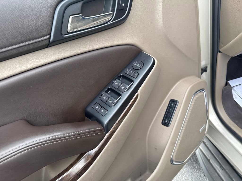 Used 2015 Chevrolet Suburban LT w/ Luxury Package AWD/4WD image 14