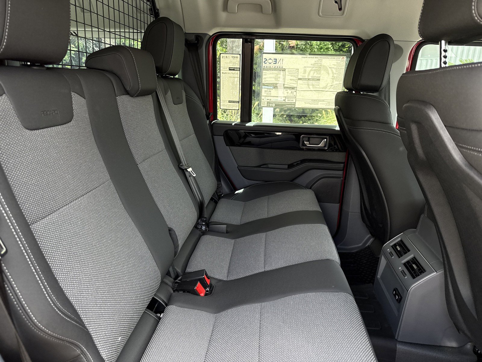Used 2025 INEOS Grenadier Station Wagon AWD/4WD image 31