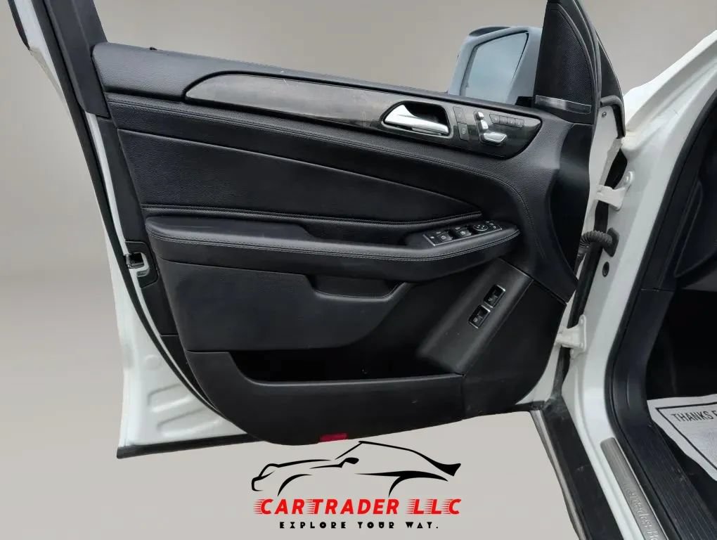 Used 2017 Mercedes-Benz GLE 550e image 18