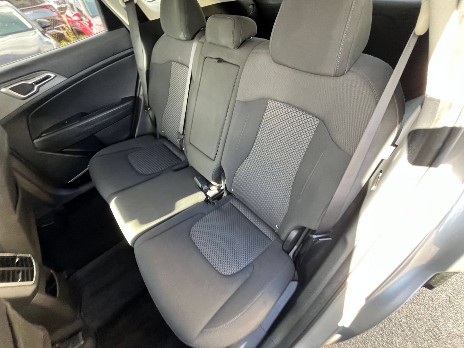 Used 2025 Kia Sportage LX FWD image 35