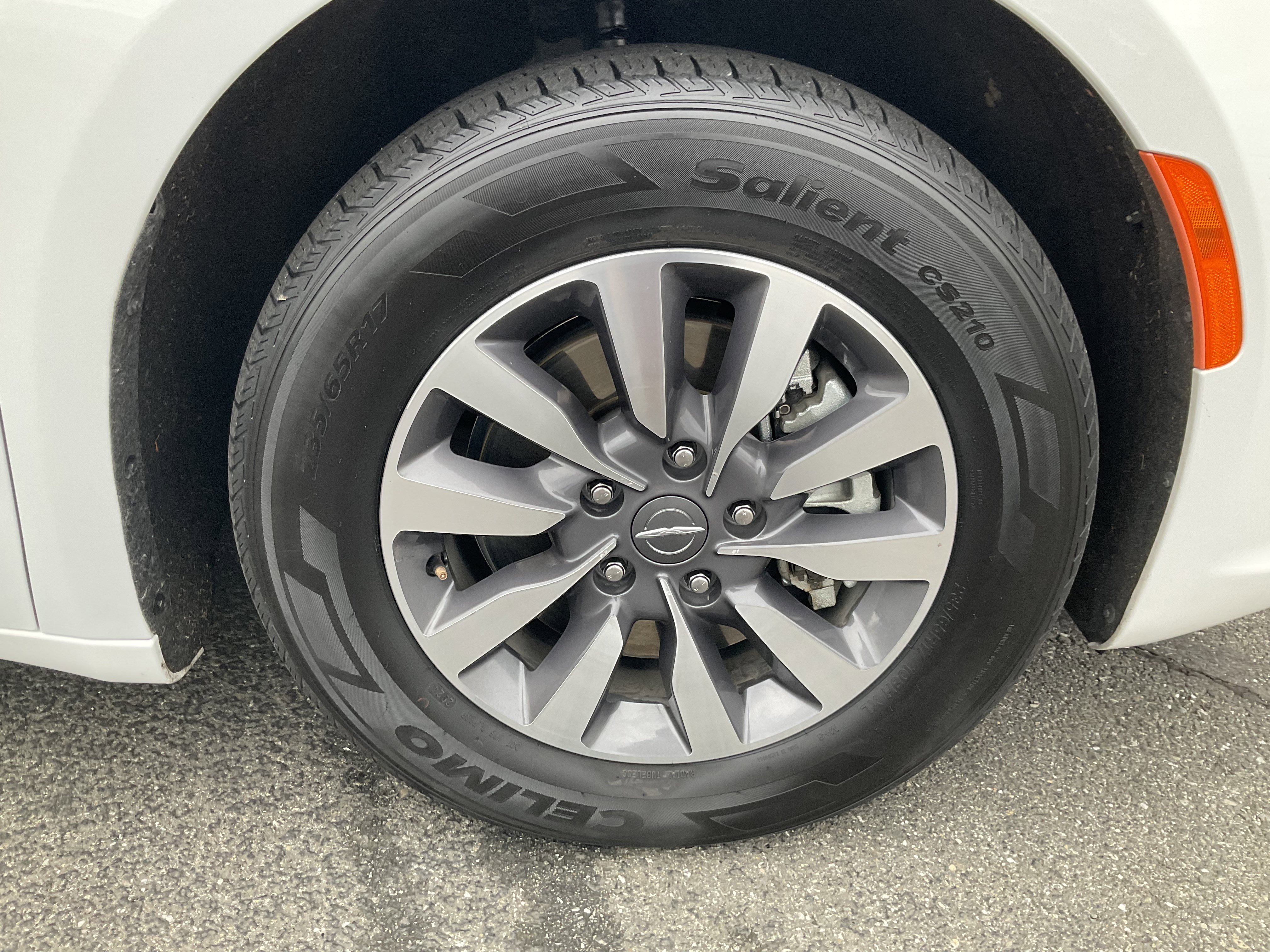 Used 2024 Chrysler Pacifica Select FWD image 14
