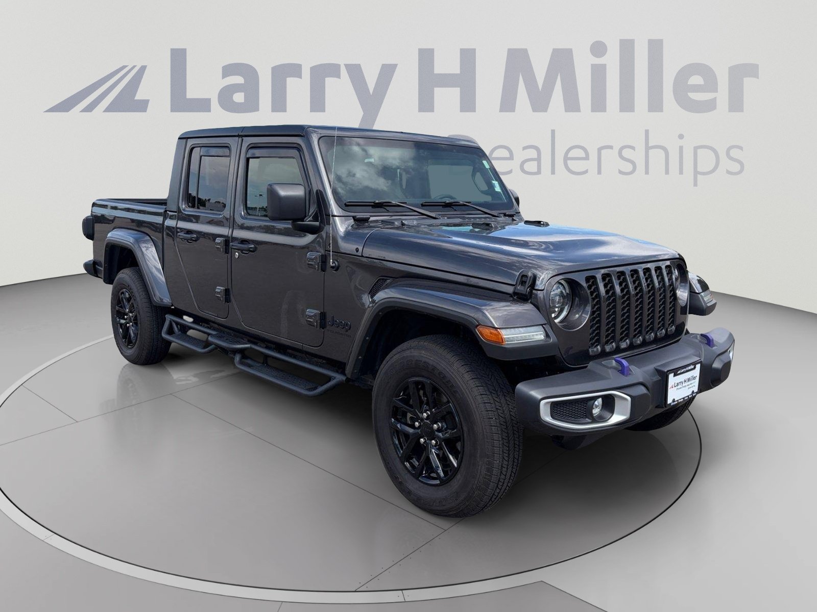 Used 2023 Jeep Gladiator Sport AWD/4WD image 8