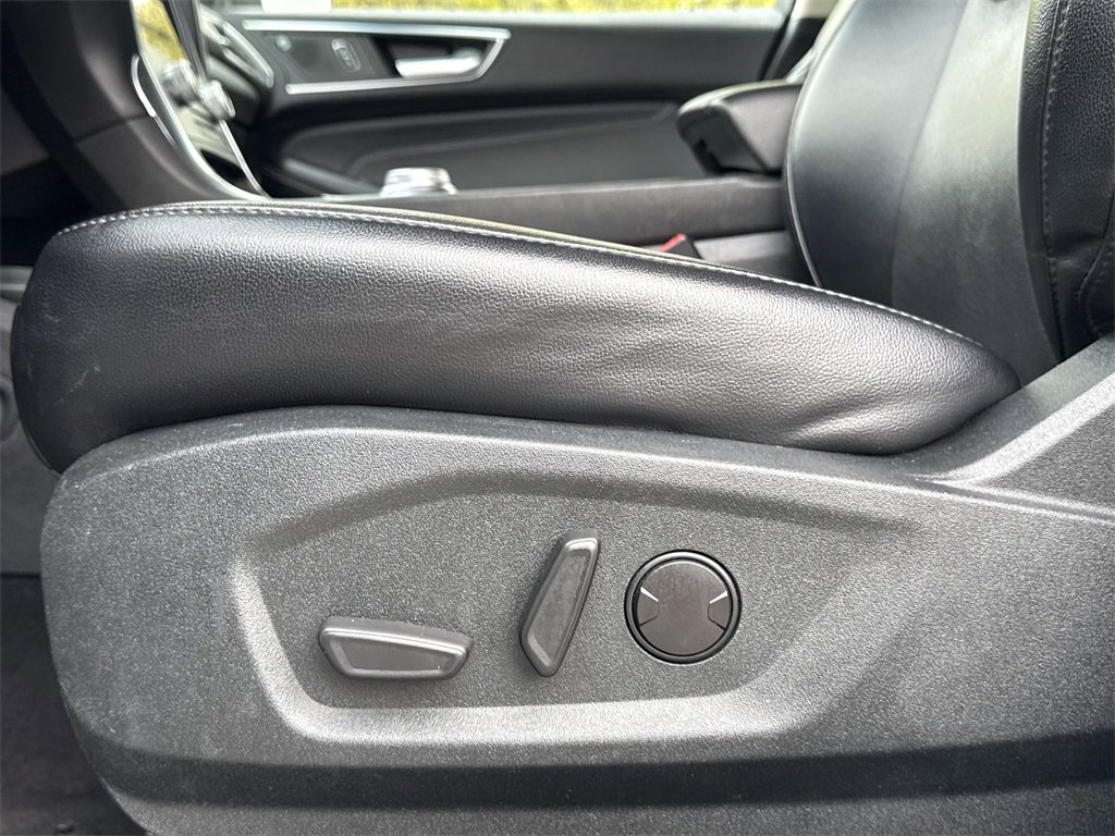 Used 2022 Ford Edge Titanium image 24