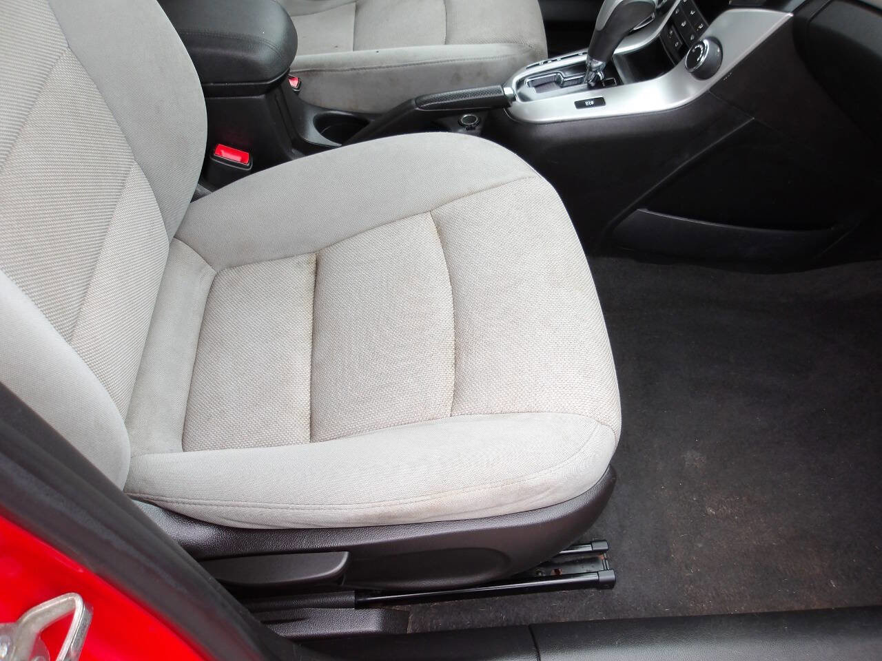 Used 2015 Chevrolet Cruze LT image 17