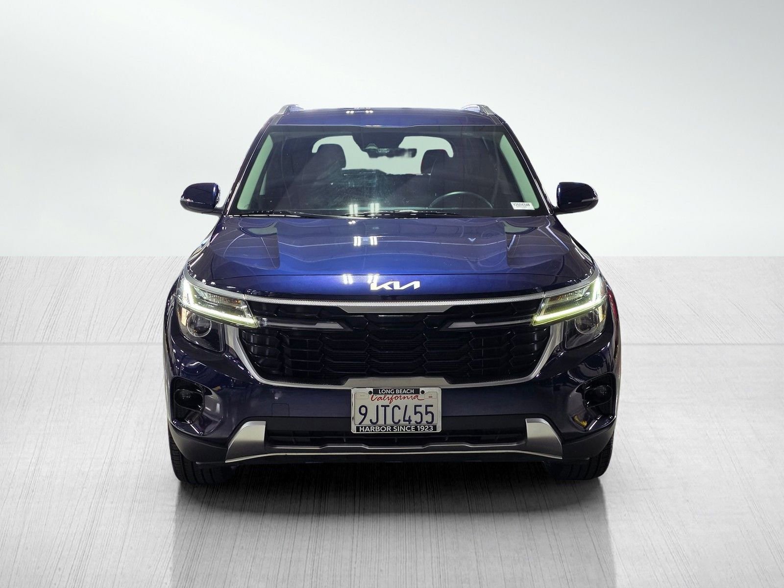 Used 2024 Kia Seltos EX image 2