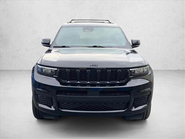 Used 2025 Jeep Grand Cherokee L Altitude image 2